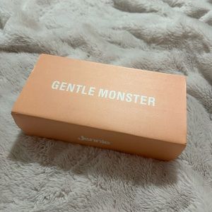 *SOLD* Gentle Monster Jennie Daisy